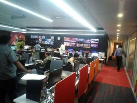 ZEE 24 GHANTA & ZEE BANGLA - High-Tech Open Plan Production Newsroom | Interior Designing Company in Kolkata | Saket Enterprises